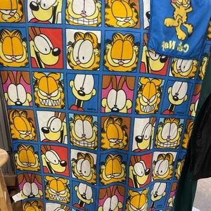 Garfield and odie fleece blanket with packable backpack